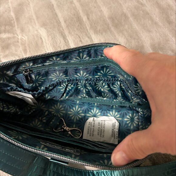 Dash Crossbody Bag Wickedly Green NWT $70 - Picture 3 of 6